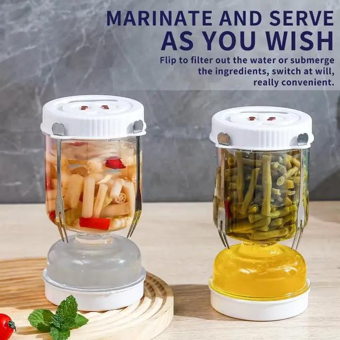 Pot de cornichons avec couvercles