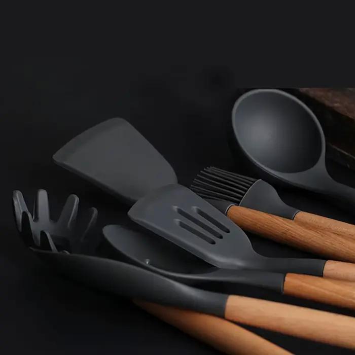 Ensemble d'ustensiles en silicone avec manche en bois pour cuisine et pâtisserie, résistants, respectueux de l'environnement et adaptés pour tous les types d'aliments et de préparation