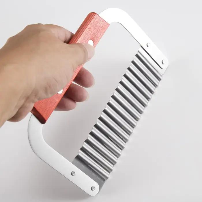 Couteau ondulé avec manche en bois en acier inoxydable, couteau à pommes de terre en dents de loup, couteau ondulé de coupe de pommes de terre, hachoir à pommes de terre, outil de cuisine