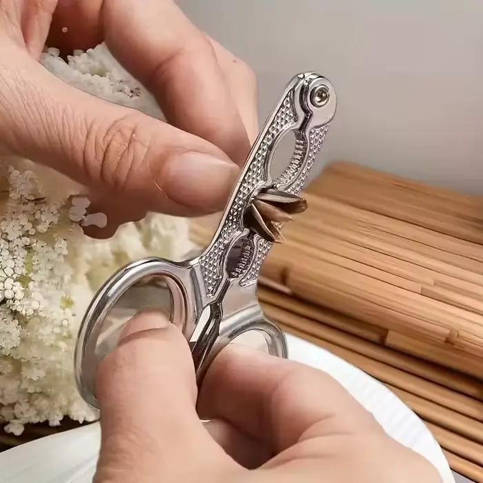 Pince à décortiquer les noix et graines de tournesol multi-usages bleu ciel pour ouverture facile et utilisation sans effort à la maison ou en plein air