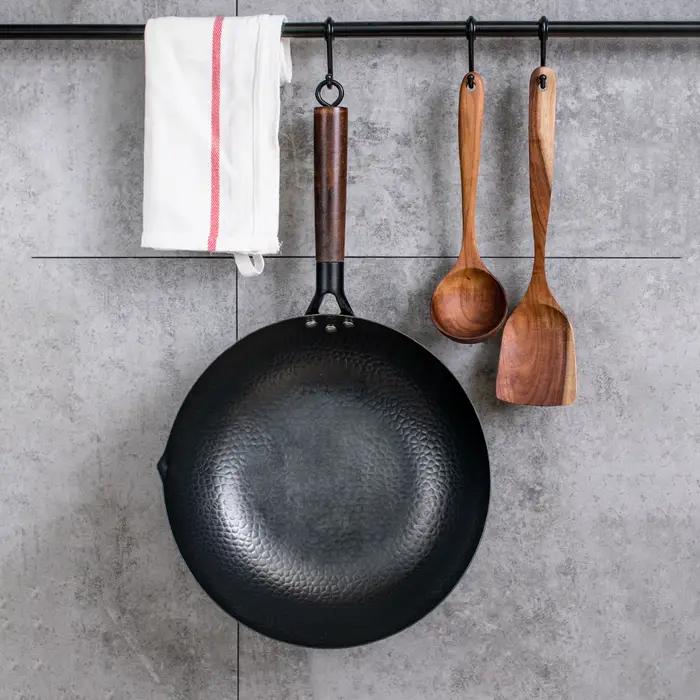Wok artisanal en fer de 32cm