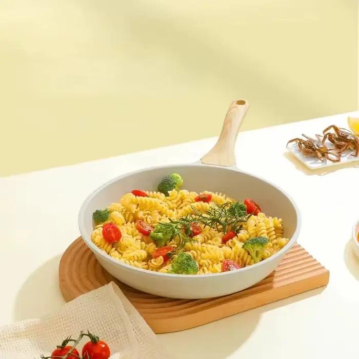 Wok antiadhésif en céramique pour steak et crêpes occasion spéciale cuisine écolo et design moderne