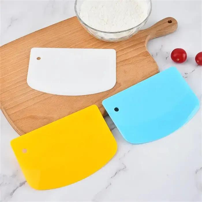 Spatule grattoir à pâte facile à ranger