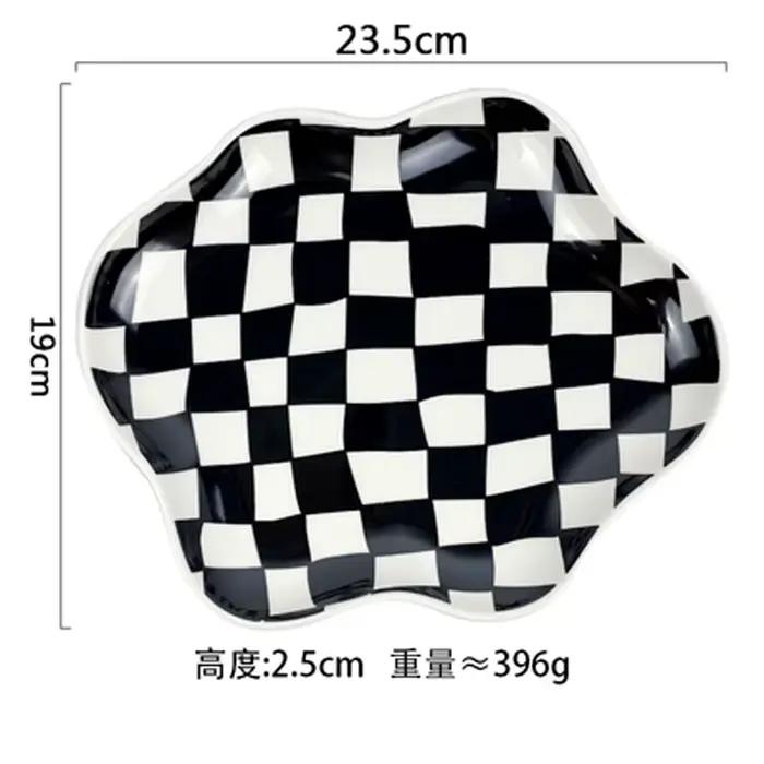Assiettes et plats en céramique à carreaux irréguliers, échiquier européen, noir et blanc