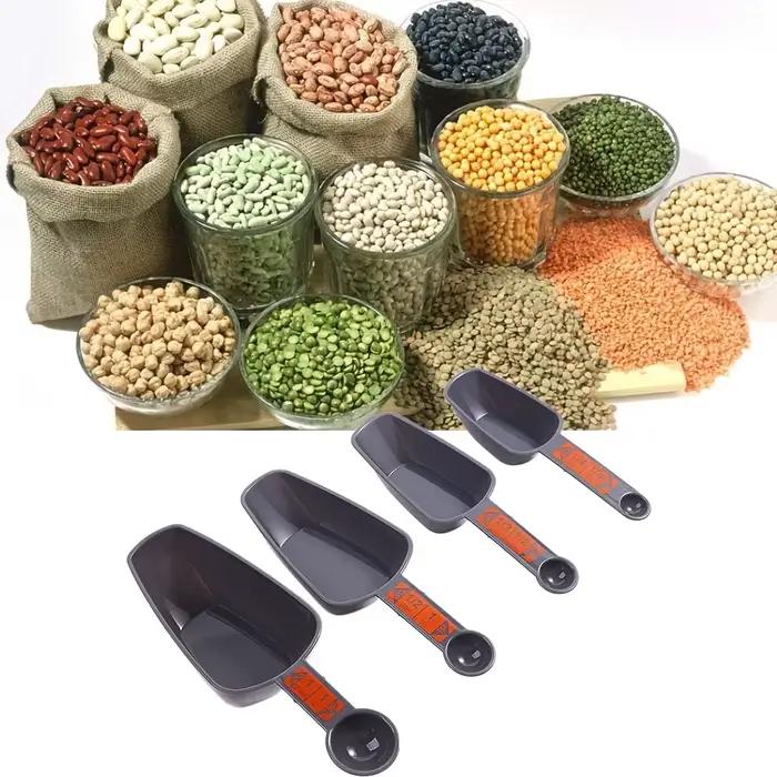 Cet ensemble de cuillères doseuses en quatre pièces est parfait pour mesurer les ingrédients humides et secs et les organiser.