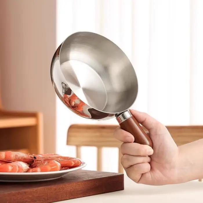 Casserole à lait en acier inoxydable avec poignée en bois pour faire frire des œufs et réchauffer le lait idéale pour les petits-déjeuners et brunchs familiaux
