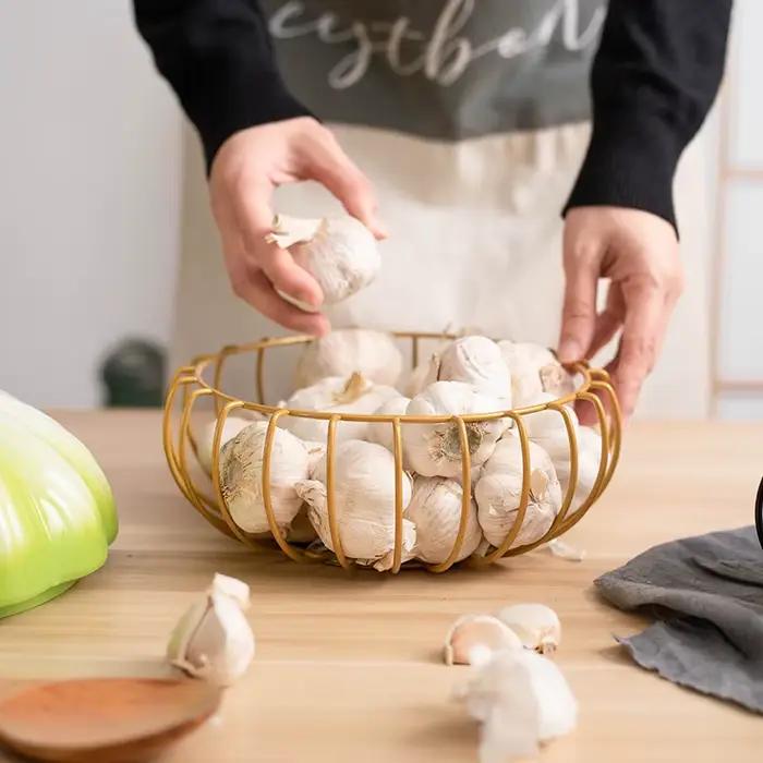 Panier de rangement d'ail, couvercle en céramique, panier de rangement en fer forgé, oeuf, oignon, gingembre, panier de rangement d'ail, décoration de cuisine à domicile