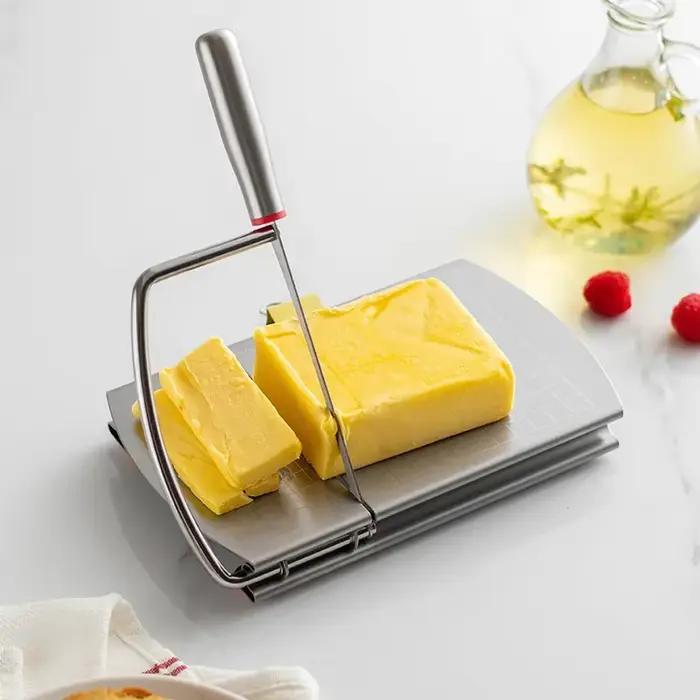 Trancheuse à fromage de poupée avec échelle