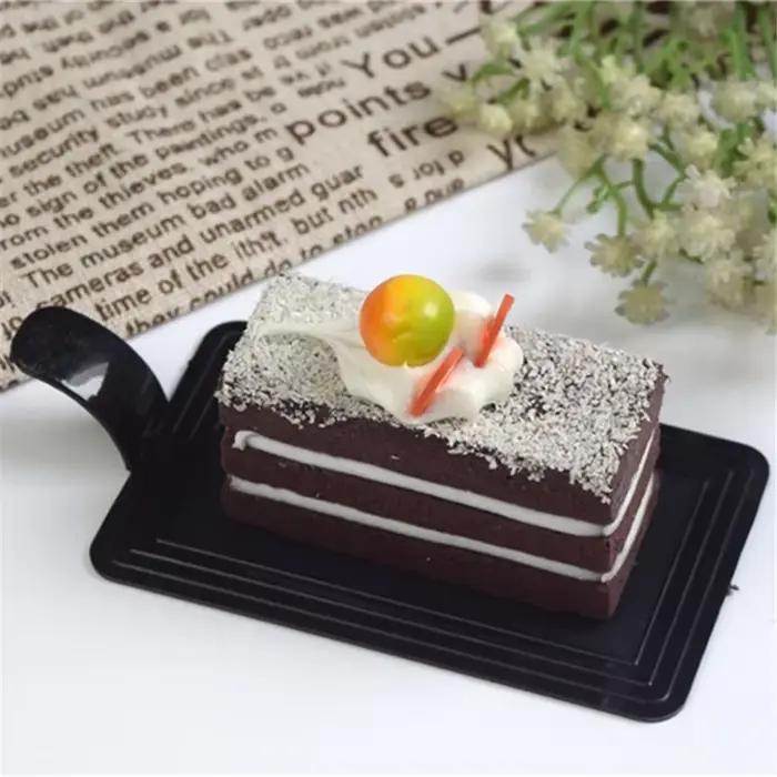 Ensemble de présentoirs à gâteaux en carton doré