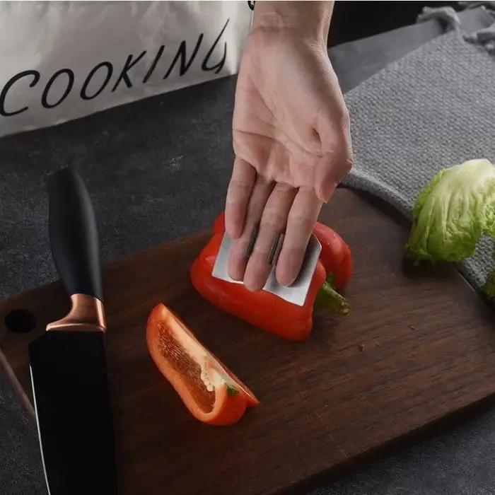 ㈅ Protège-doigts en acier inoxydable pour la cuisine – Protection sûre et durable pour couper et hacher – Gadget de cuisine indispensable