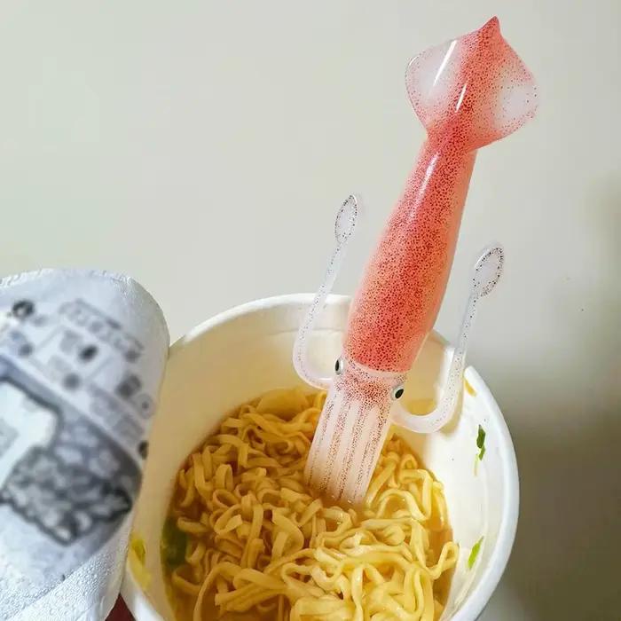Fourchette à nouilles en forme de poulpe, ustensile en Silicone résistant à la chaleur, fourchette à calmar en plastique, Gadgets de cuisine amusants, ustensile résistant à la chaleur