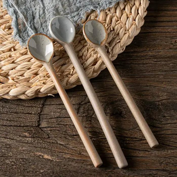 Cuillère à Dessert à Long Manche en Céramique Gris Clair ou Vert Clair Pour Amateurs de Cuisine Occasions Spéciales