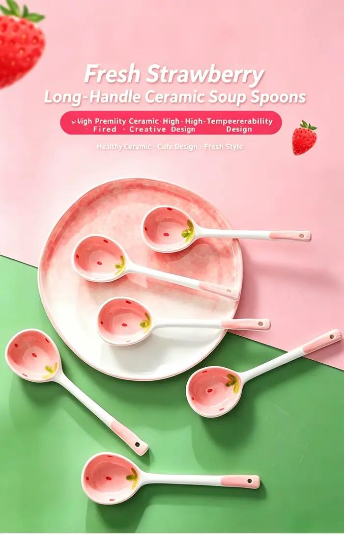 Cuillère à motif fraise