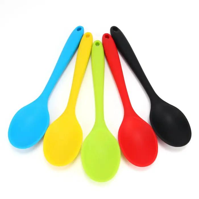Cuillère à nouilles en Silicone à Long manche, mélange de salade de riz, cuillère à café de cuisine, cuillère à salade, cuillère à assaisonnement, vaisselle