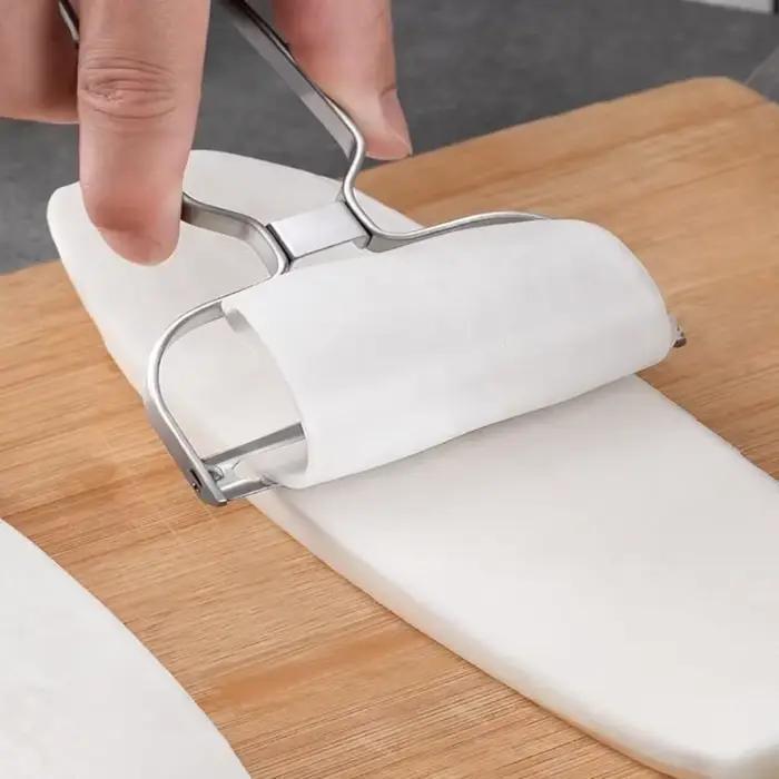 Couteau à éplucher en acier inoxydable pour éplucher et trancher légumes et fruits outil de cuisine pour préparer des salades et tartines occassions spéciales et quotidiennes