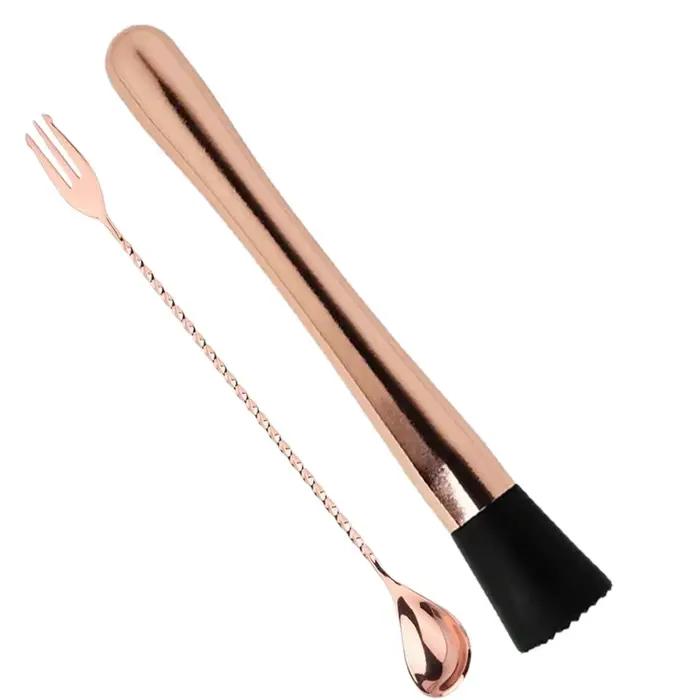 Mélangeur à cocktail et cuillère à mélanger