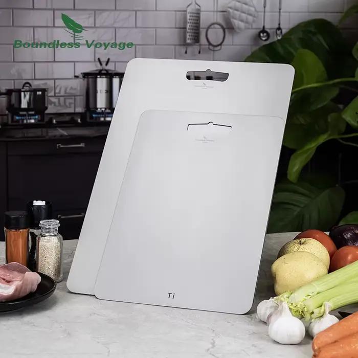 Planche à découper en titane de 1,5 mm, planche à découper ultra fine et légère pour la cuisine, le camping, les voyages, parfaite pour la viande et les légumes