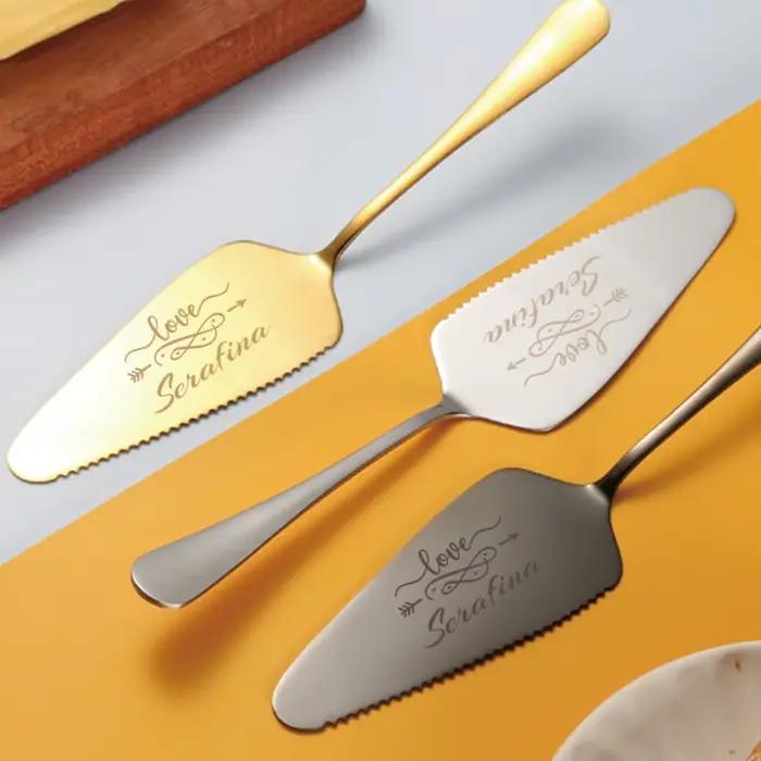 Ensemble de couteaux à gâteau personnalisés avec le nom des couples en acier inoxydable