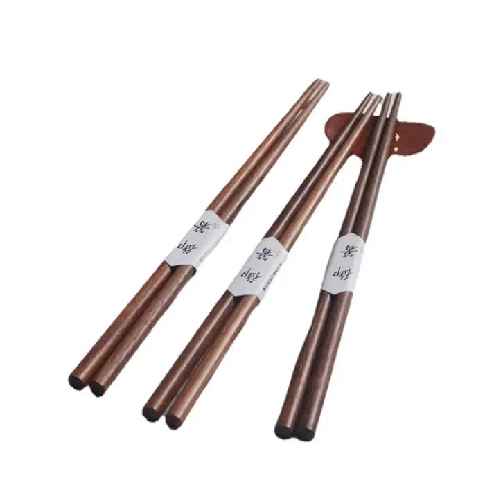 Baguettes japonaises en noyer massif