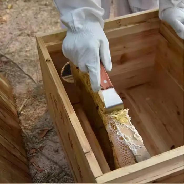 Couteau à miel à manche en bois