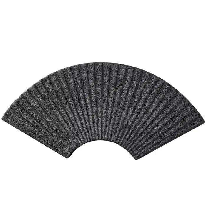 Fan-shaped striped plate