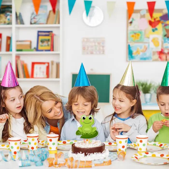 Décoration de gâteau d'anniversaire en forme de grenouille de dessin animé