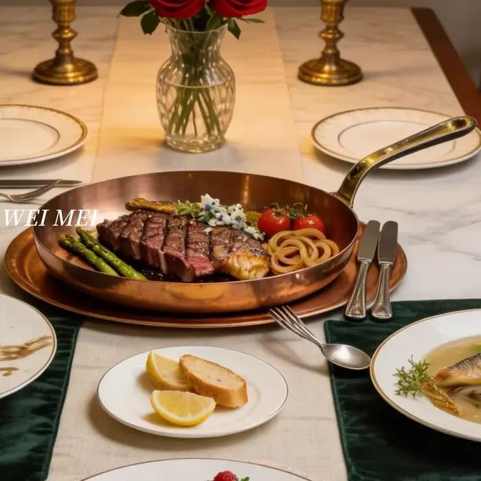Poêle à steak elliptique vintage en cuivre artisanal pour cuisine rétro et préparation de viandes et œufs frits occasions spéciales
