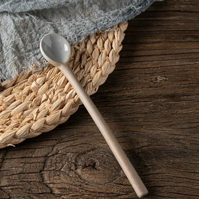 Cuillère à Dessert à Long Manche en Céramique Gris Clair ou Vert Clair Pour Amateurs de Cuisine Occasions Spéciales