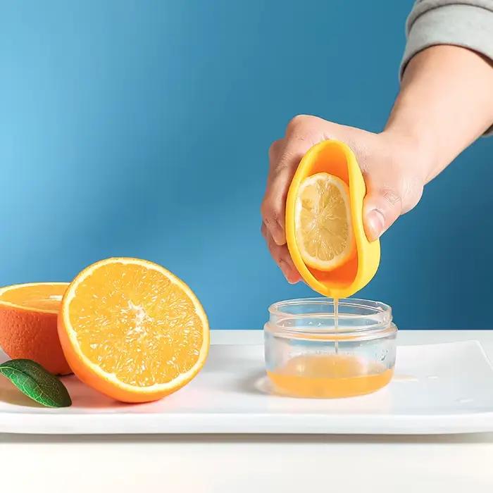 Presse-jus manuel pour citron et orange fournit brume de pulvérisation design compact facile à utiliser pour cuisine et occasions spéciales