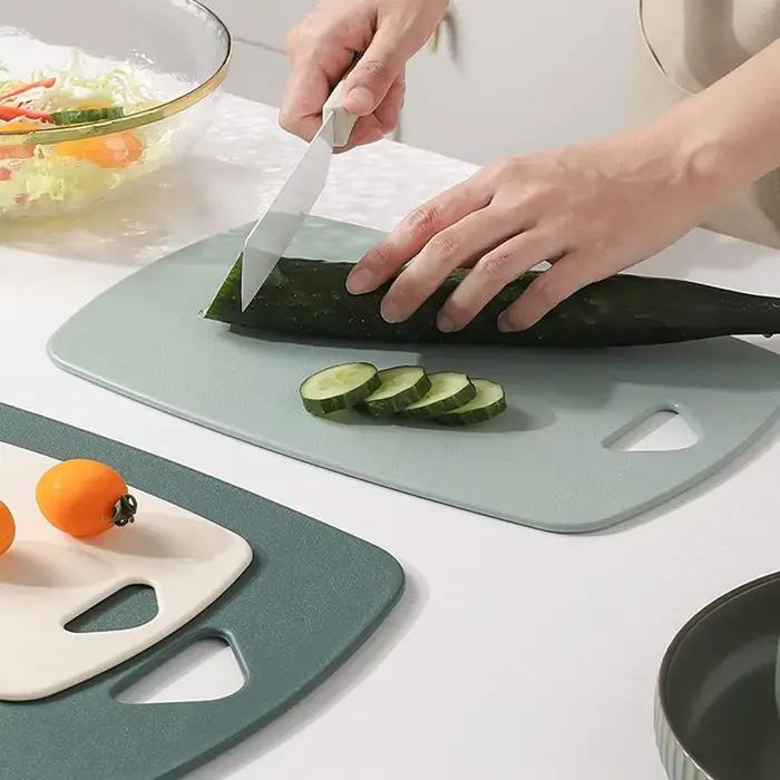 Planche à découper en plastique