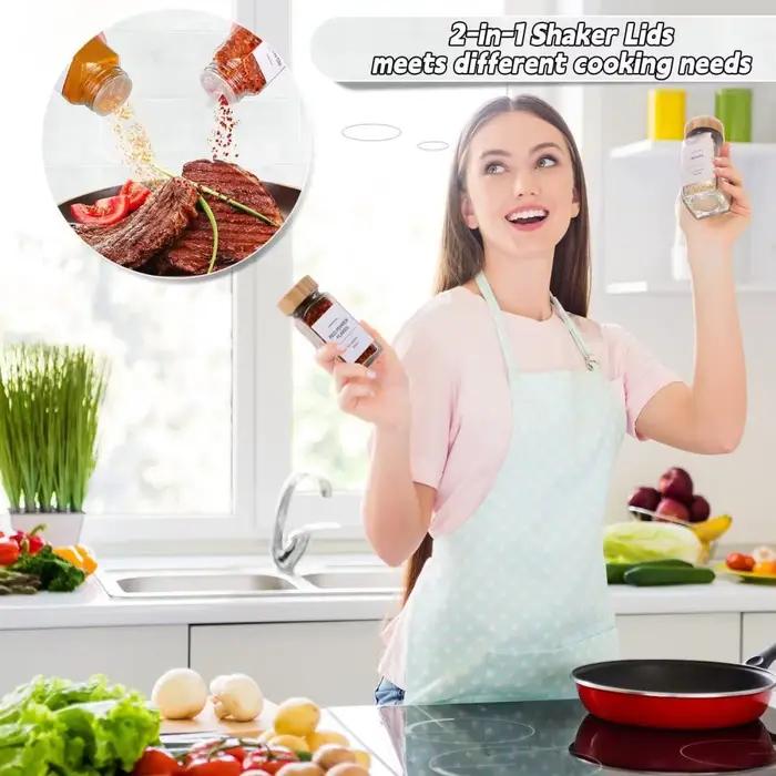 Ensemble de 13 Pots à Épices en Verre avec Couvercles en Bambou pour Organiser et Décorer Pratiquement et Esthétiquement Votre Cuisine Occasions Spéciales À Offrir