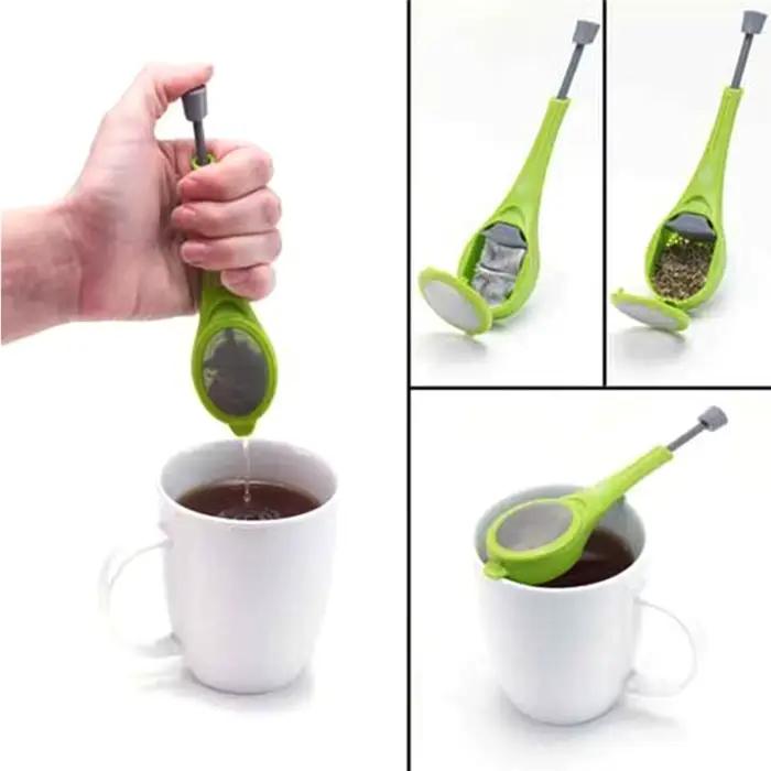 Infuseur à thé avec piston intégré