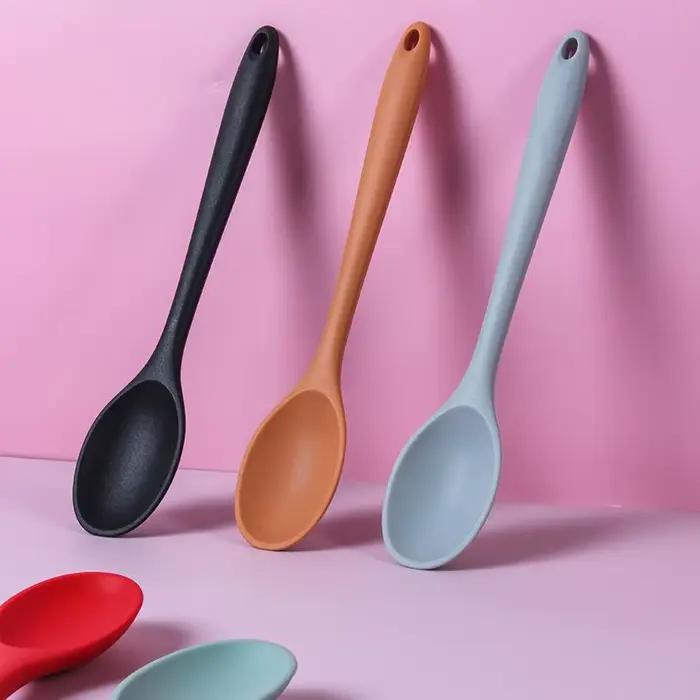 Louche en Silicone Polyvalente Idéale pour Cuisiner et Servir Soupes et Plats Occasions Spéciales Cuisine Professionnelle et Amateurs