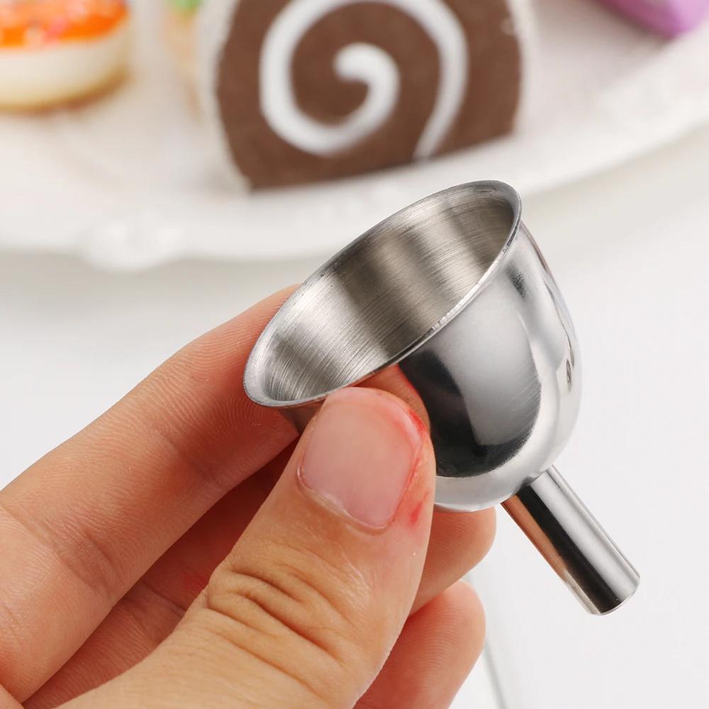 Mini entonnoir de bouteille de vin de bar en acier inoxydable, petit entonnoir à bouche pour le remp