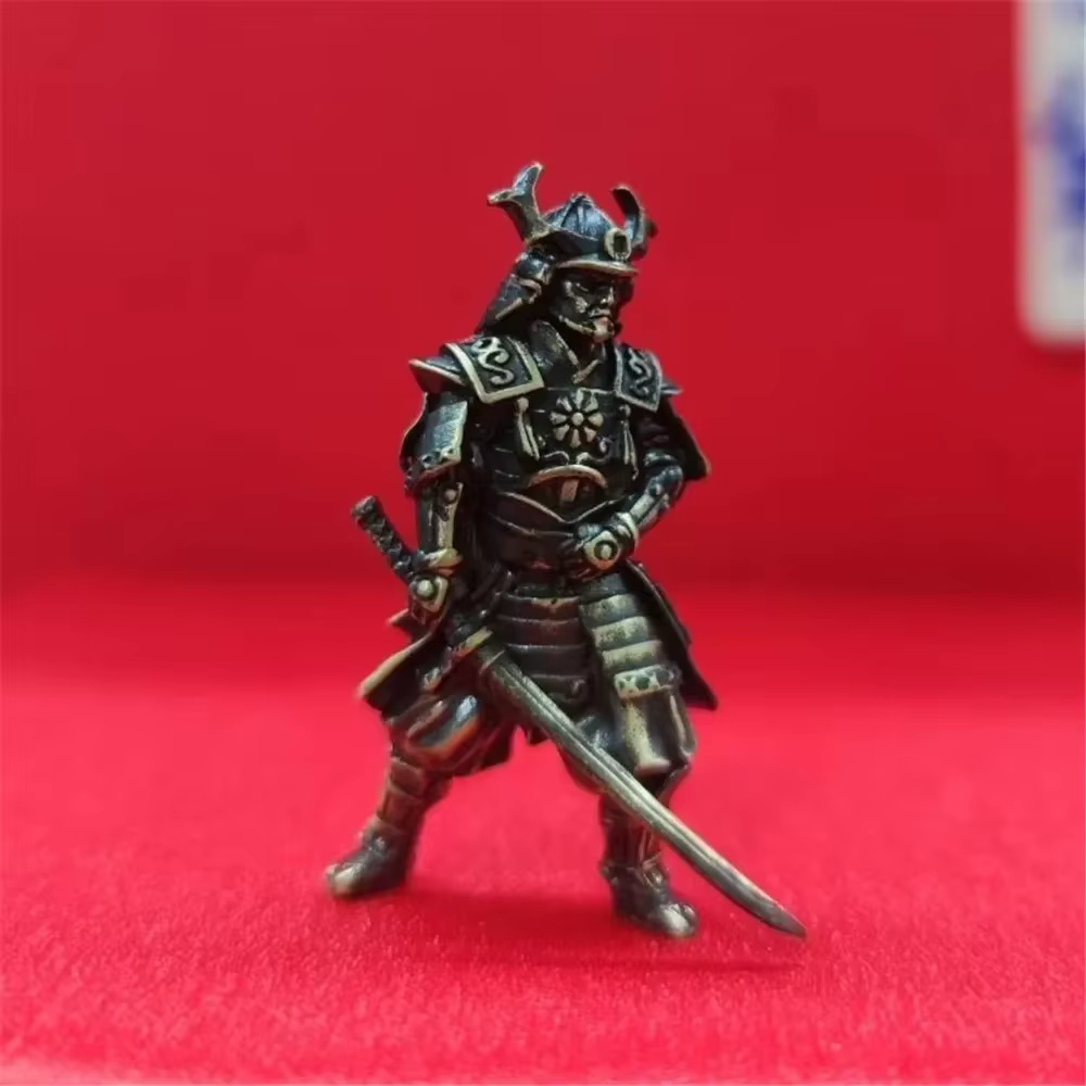 Couteau incliné créatif en cuivre pur noir de 4cm, jouet de soldat ancien samouraï, modèle de décora