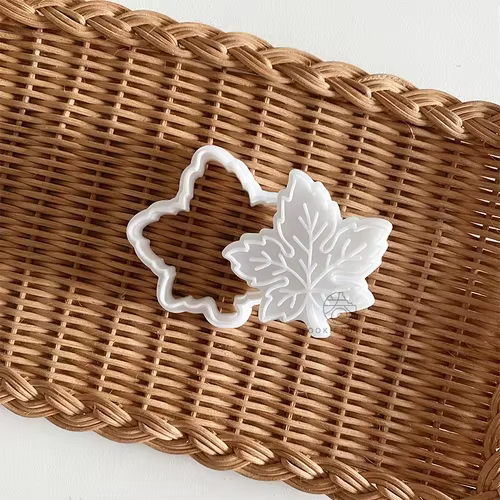 Feuille d'érable emporte-pièces 3D automne feuille forme PLA plastique moule de cuisson Fondant pâti