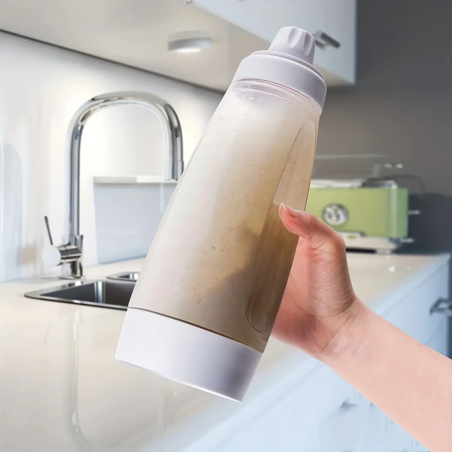 Distributeur de pâte à crêpes avec fouet métallique pour une cuisson de qualité restaurant - Parfait