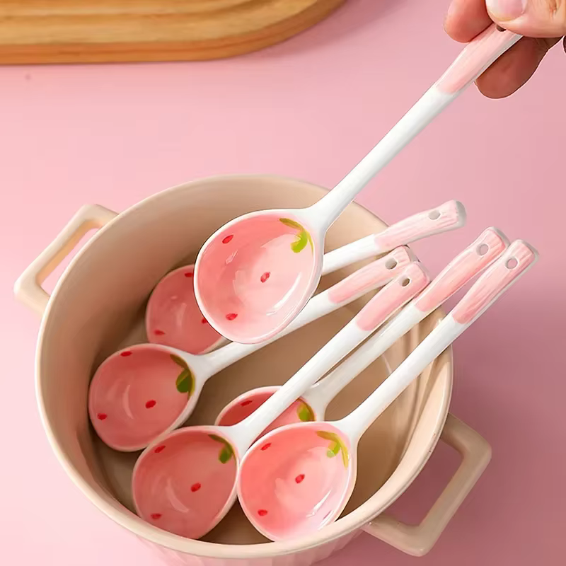 Cuillère à soupe en céramique fraise Kawaii, mignonne crème glacée coréenne peinte à la main café De