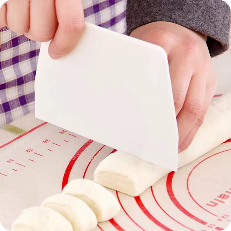 Spatule à crème incurvée utile pour bricolage