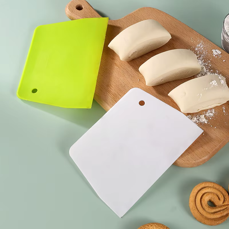 Outil de cuisson, grattoir en plastique