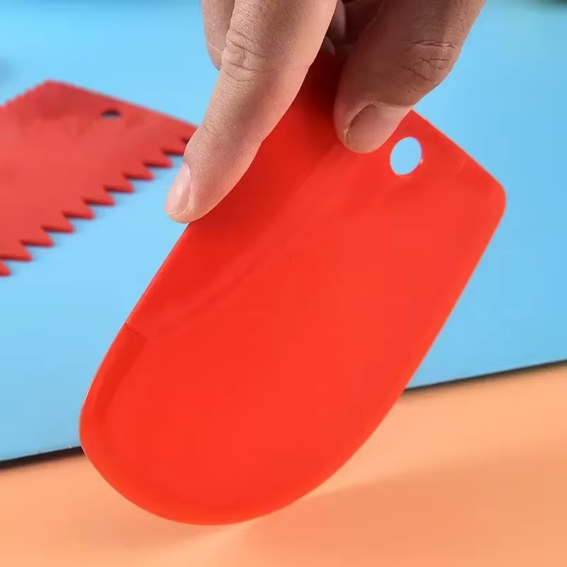 Grattoir à crème en plastique épais