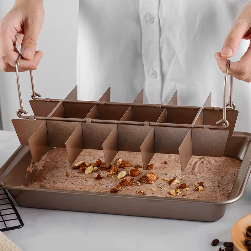 Moule à brownies à 18 cavités avec séparateurs amovibles