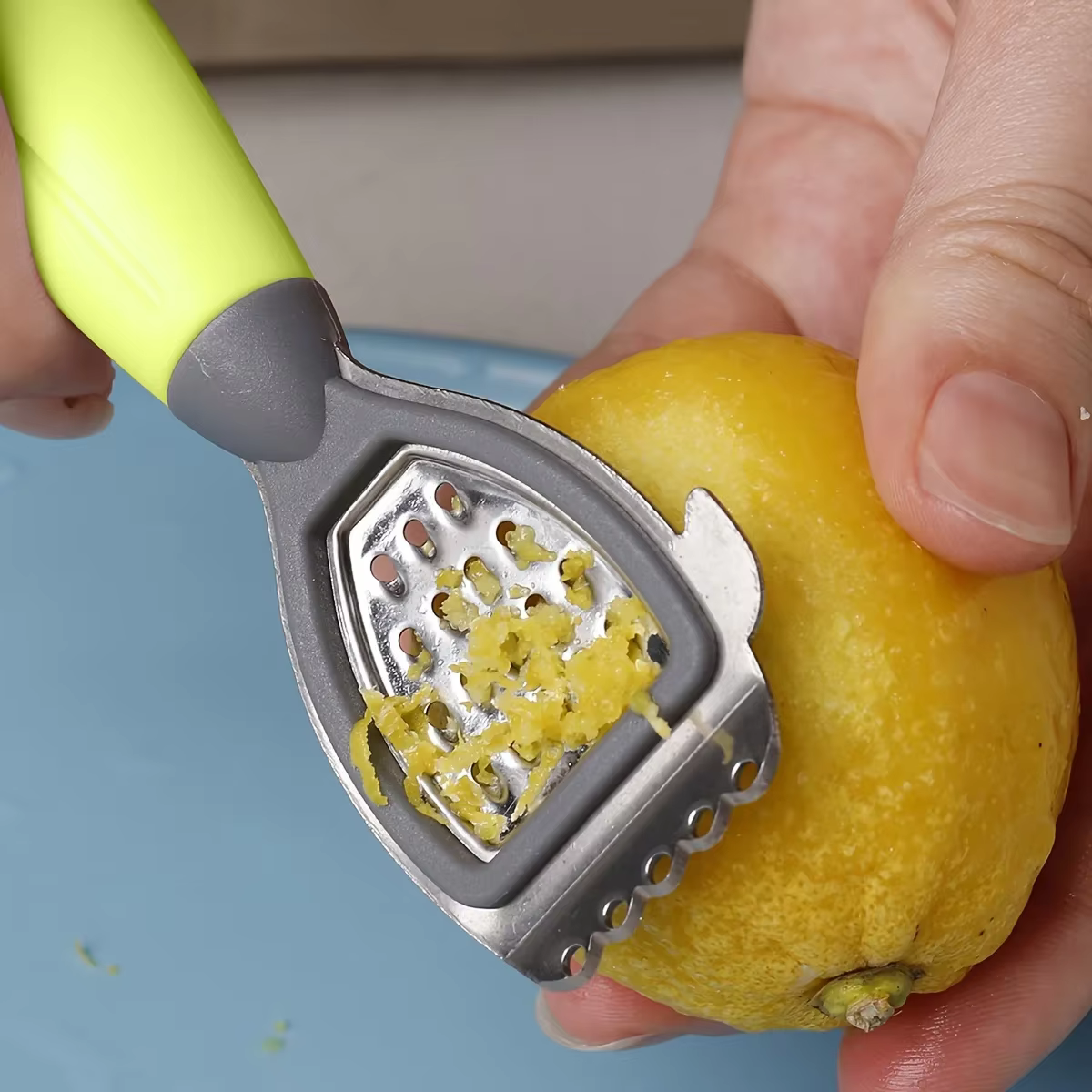 Zesteur de citron et presse-agrumes multifonctionnel