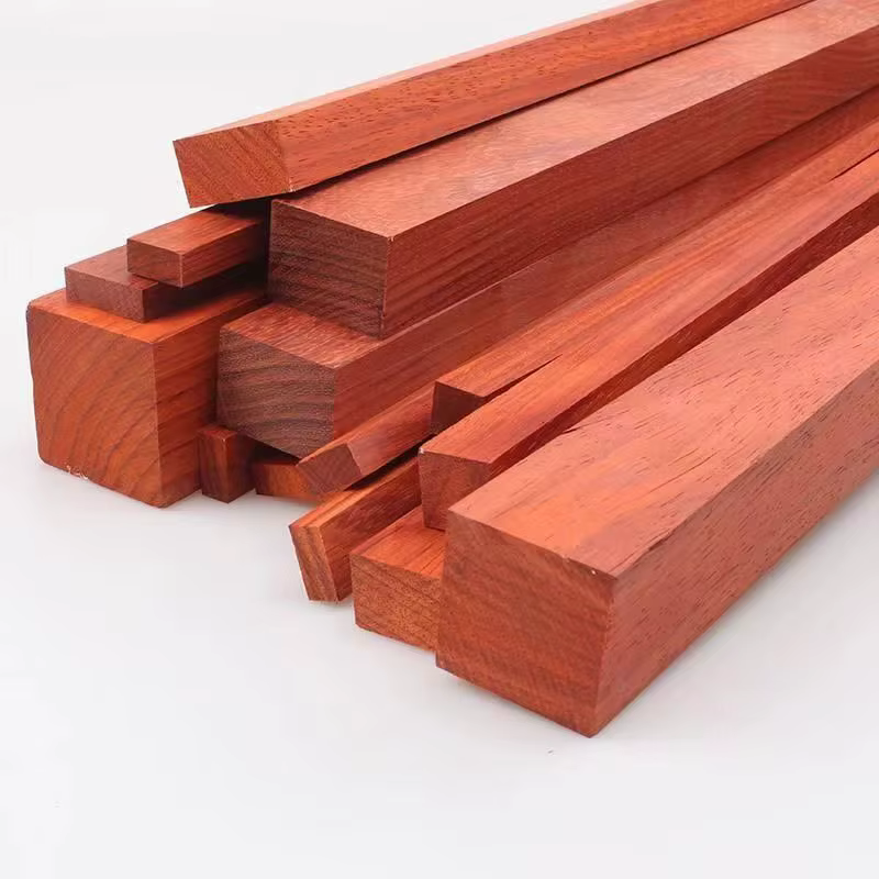 Planche en bois de rose rouge africain