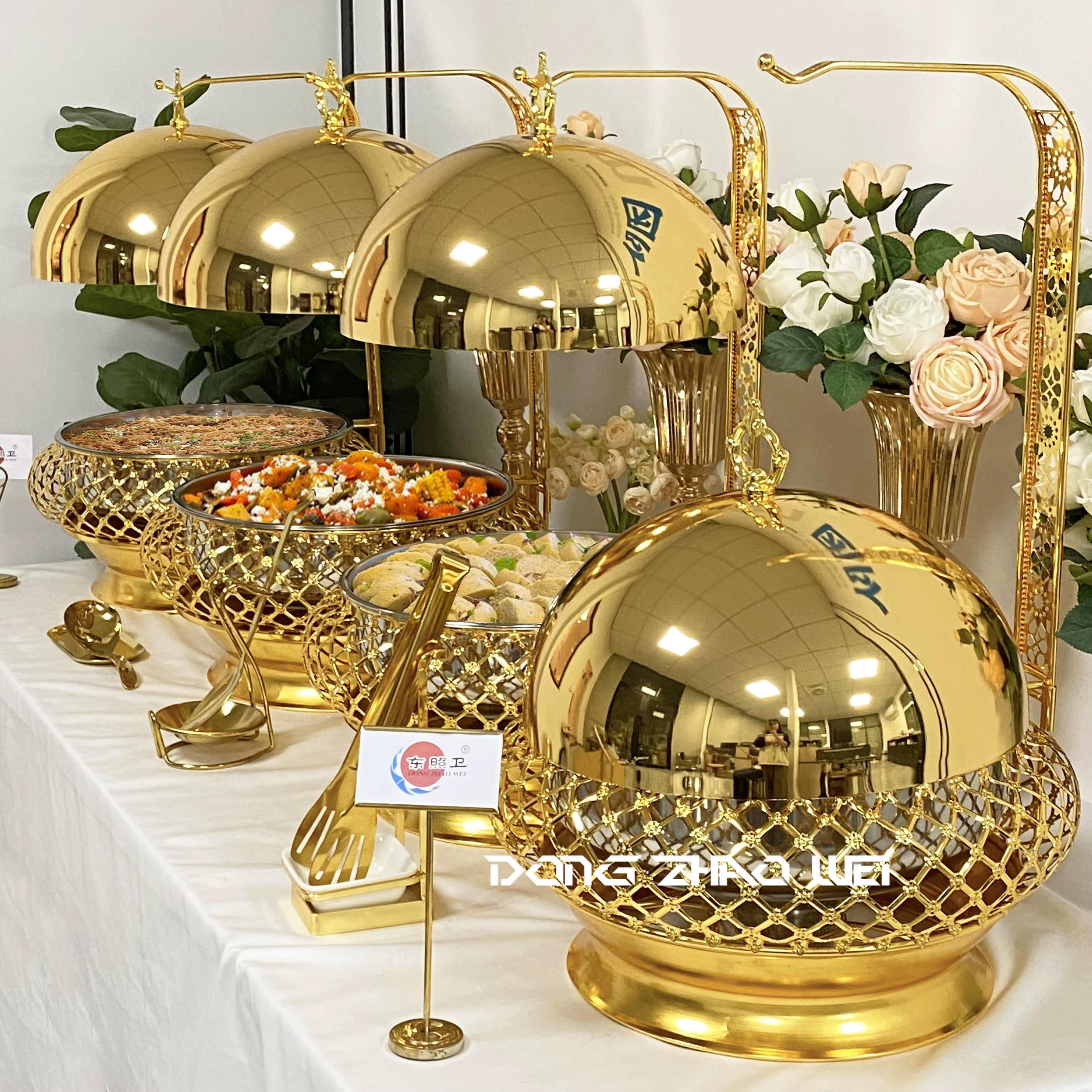 Plats de service de luxe pour fête de mariage