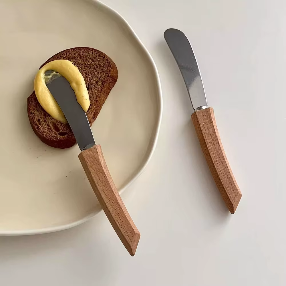 Couteau à beurre, épandeur de confiture